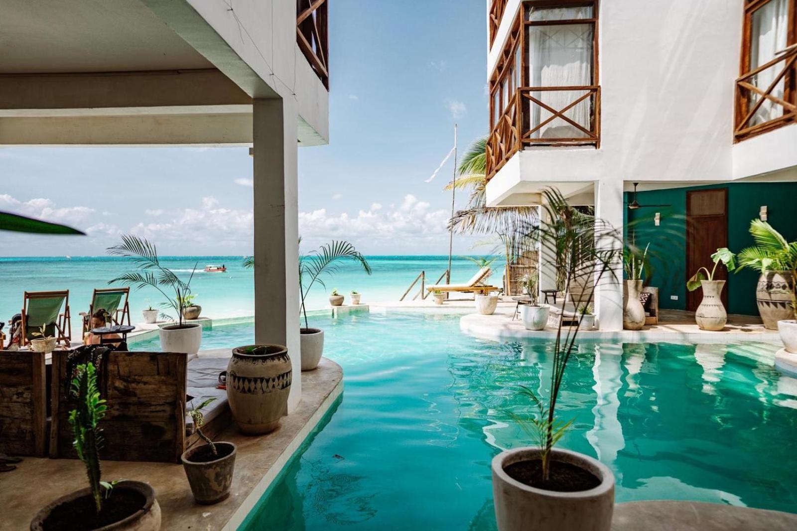 Hotel Pili Pili Tropical Island
