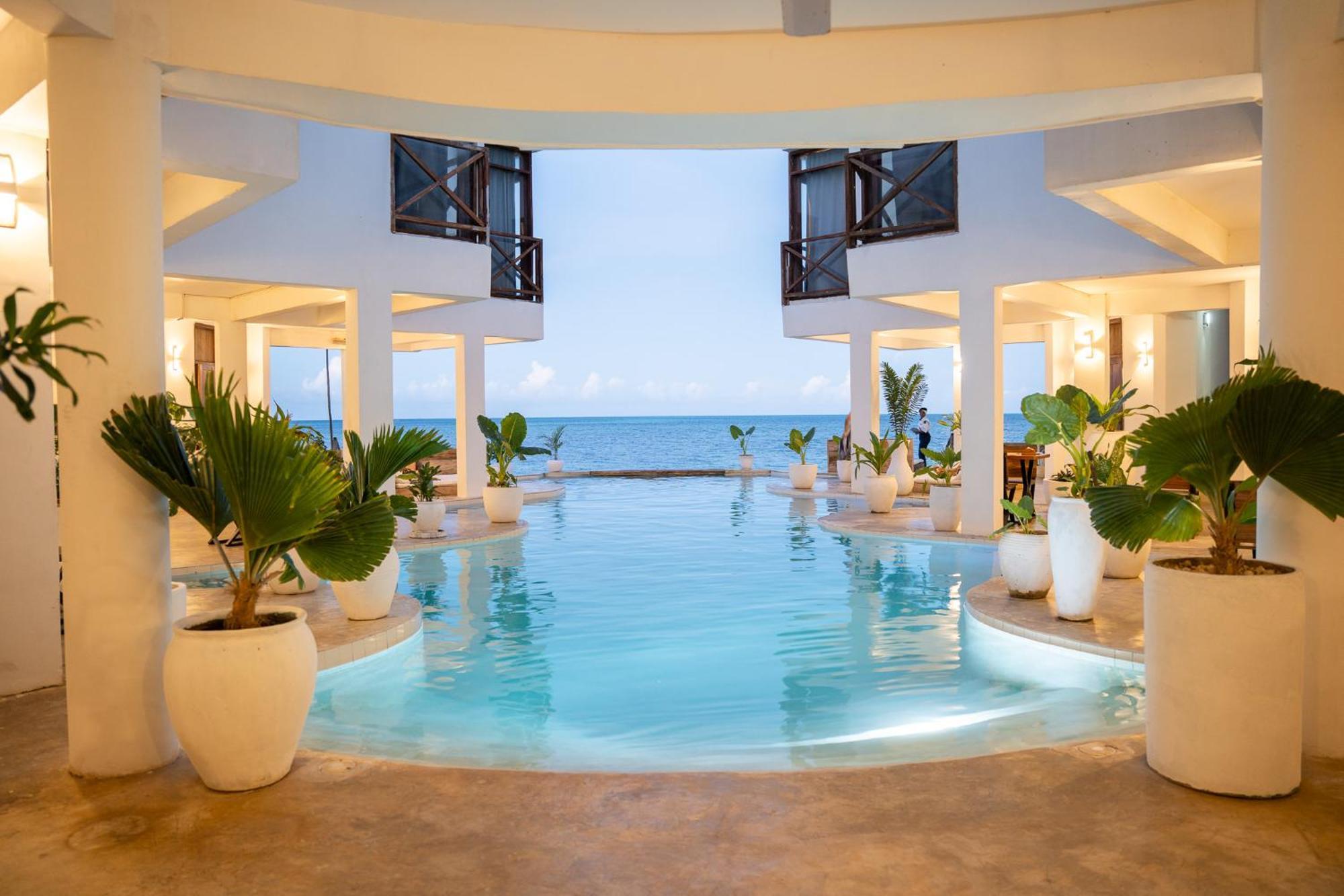 Hotell Pili Pili Tropical Island 4*