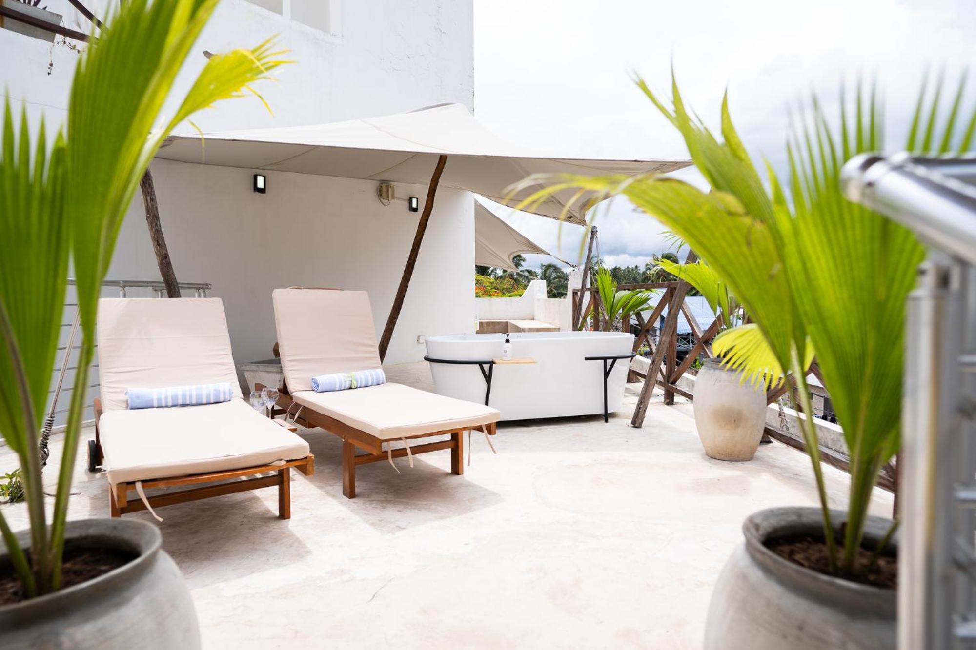 Pili Pili Tropical Island Hotel 4*
